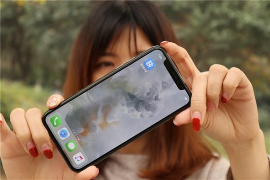 安卓手机刘海屏算抄袭苹果iPhone X吗？真相了