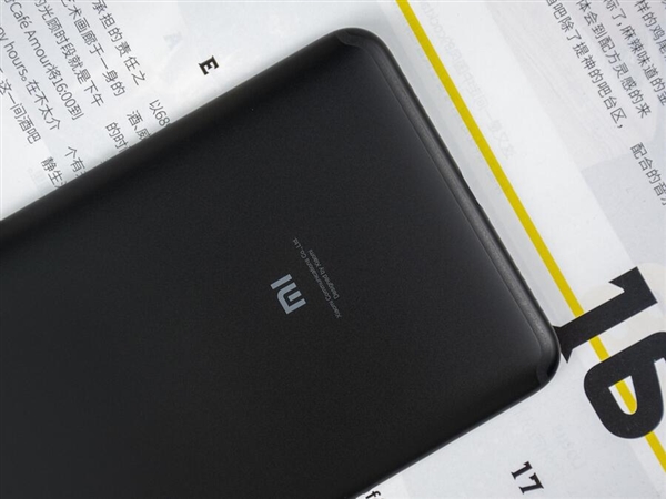 5500mAh“充电宝级”大电量 小米Max 3开箱