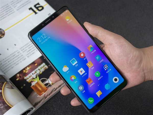 5500mAh“充电宝级”大电量 小米Max 3开箱