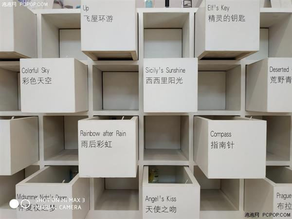 小米Max 3上手：6.9寸屏单手可握 5500mAh续航超长