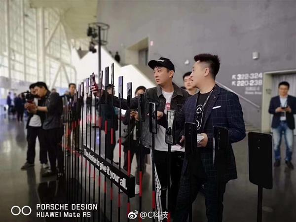 12999元！精英用户为何为它狂买单？揭秘华为保时捷设计前世今生