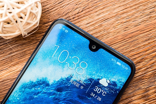 荣耀8X Max图赏：5000mAh电池续航赞 1799元
