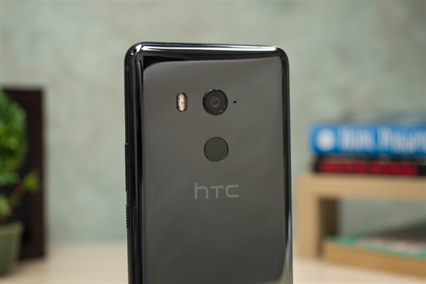 HTC不放弃：默默研发骁龙855和5G手机