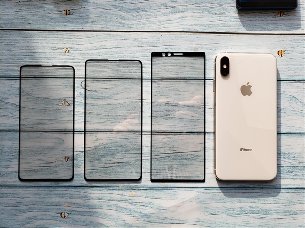索尼XZ4贴膜与iPhone XS Max对比图感受下