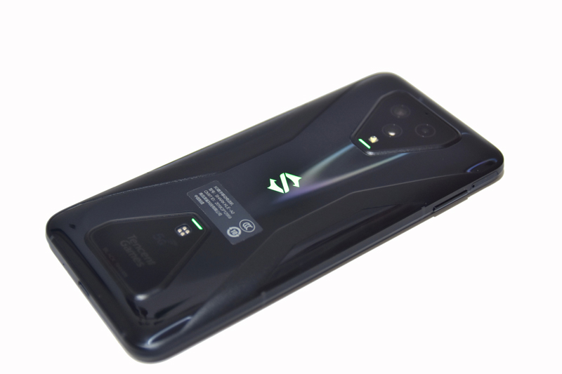 全面升级5G游戏旗舰 腾讯黑鲨游戏手机3优科技开箱体验