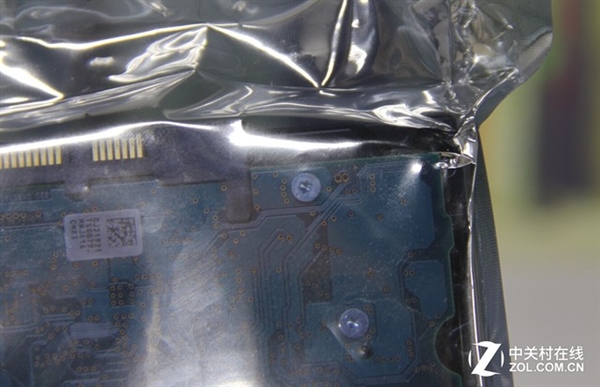 传输速度秒SSD！300元买2TB硬盘：实测太意外