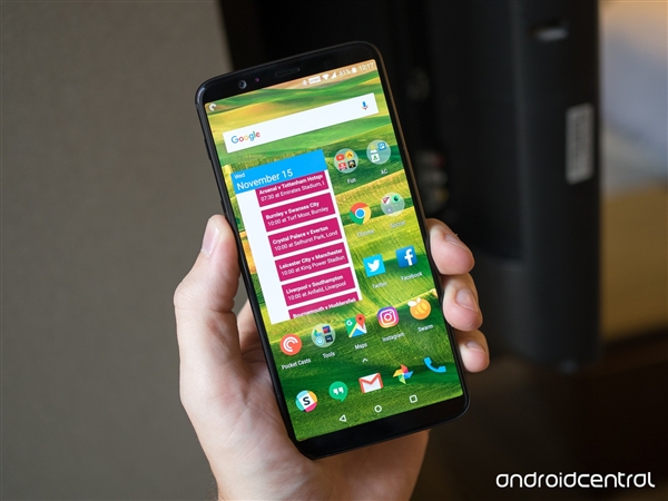 网友质问<a href='https://www.oneplus.com/cn' target='_blank'><u>一加</u></a>5T为何是后置指纹 刘作虎回应