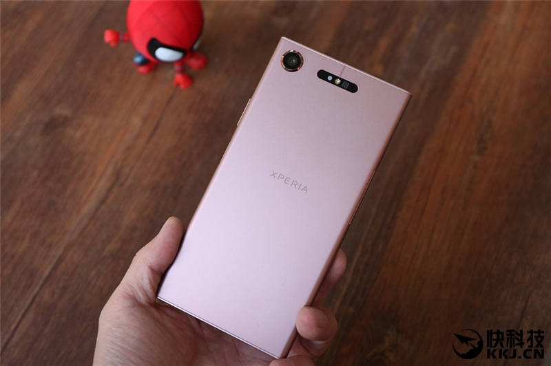 偏执的个性 索尼Xperia XZ1评测：无缝金属机身+独家极品摄像头