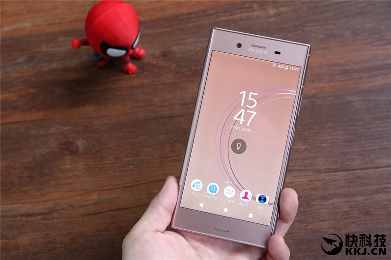 偏执的个性 索尼Xperia XZ1评测：无缝金属机身+独家极品摄像头