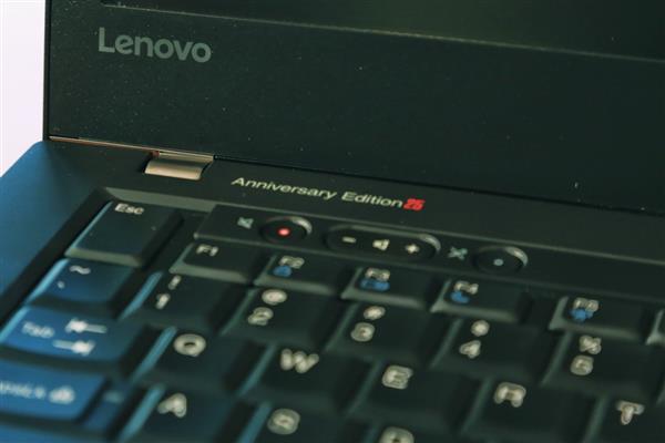 ThinkPad 25周年版<a href='https://www.ivipi.com/pc/' target='_blank'><u>体验</u></a>：送给小黑粉的回忆杀