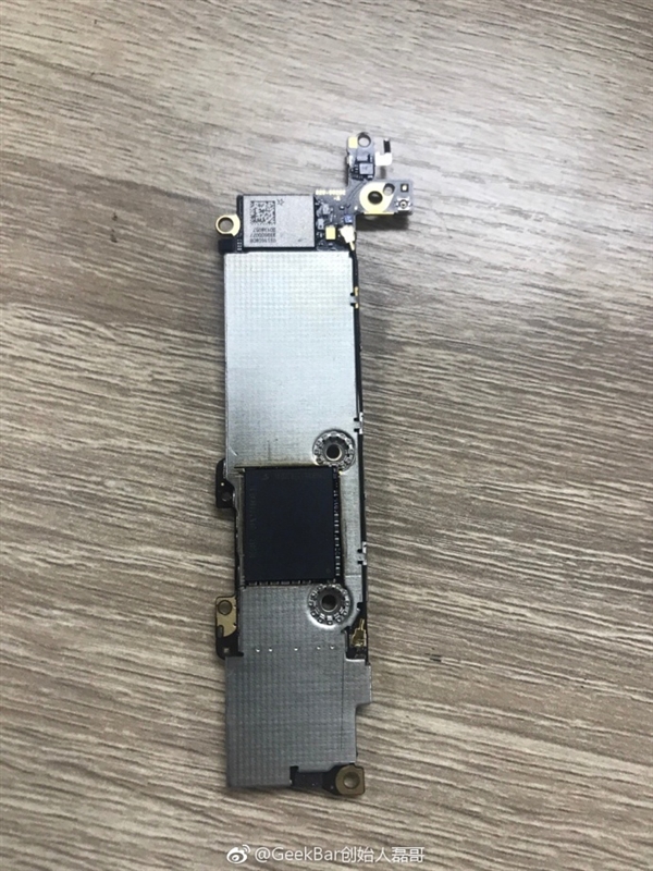 国人立功 全球首台512GB容量iPhone诞生！