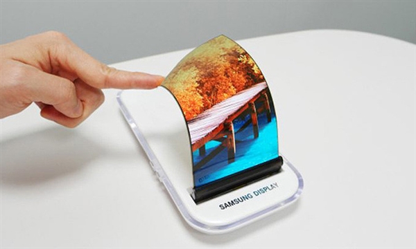 明年推出！三星Galaxy X折叠屏手机就绪：像纸一样随意弯