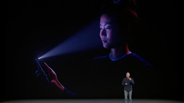 荣耀V10外挂Face ID iPhone X看后自叹不如