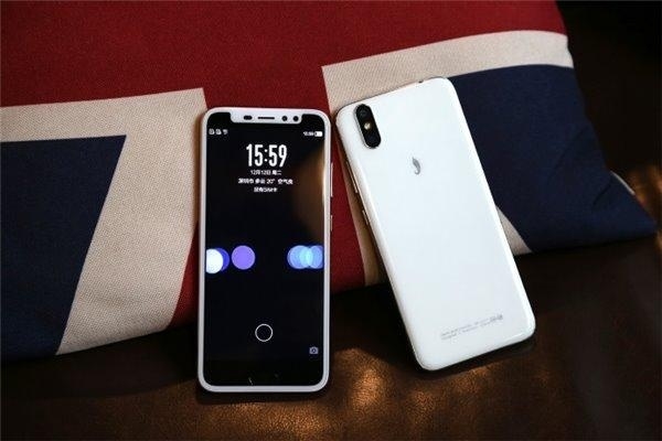 1599元：国产iPhone X真机图赏 看醉