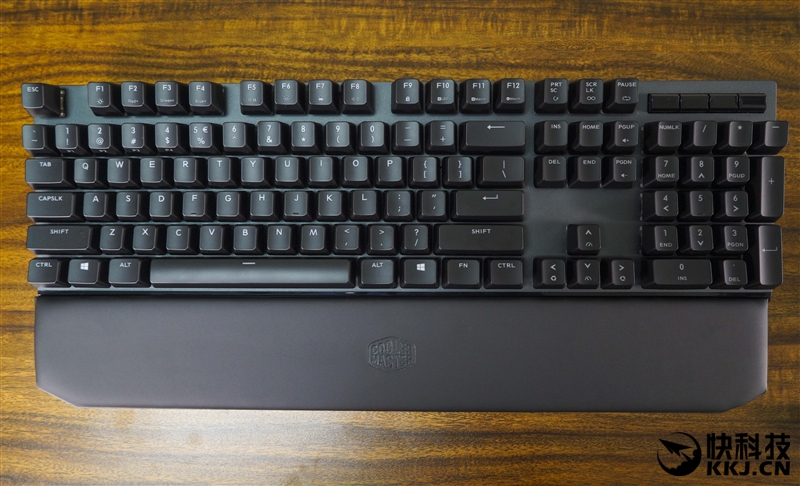 Cherry原厂轴！酷冷至尊MX750机械键盘评测：皮质掌托+1600万色RGB