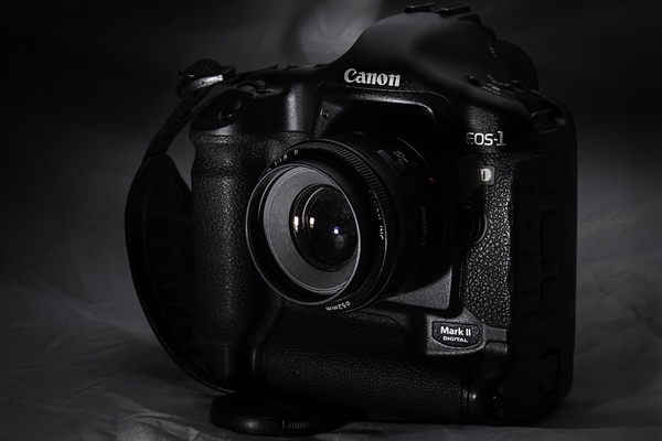 佳能相机正式涨价：7D Mark II及镜头涨400元