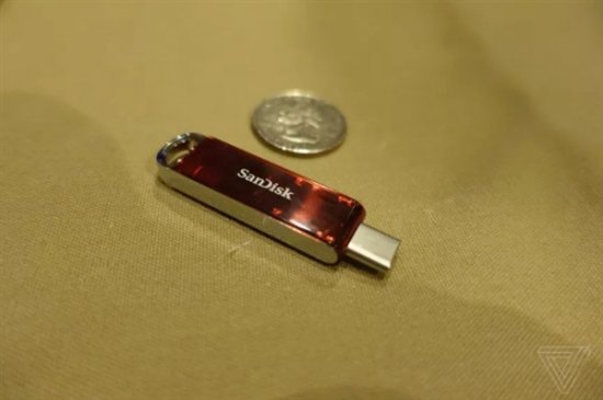 全球最小！闪迪展示1TB USB-C U盘