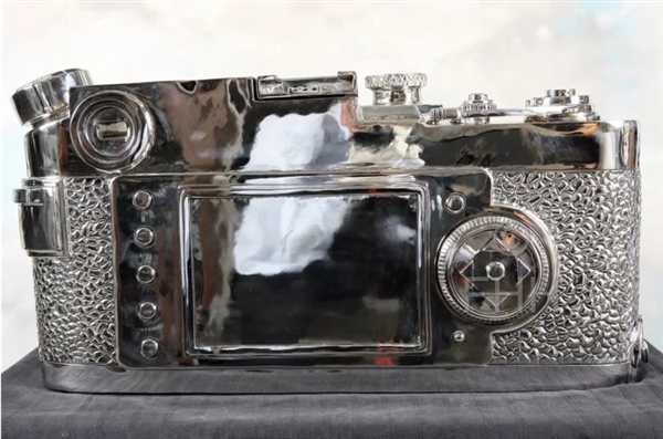不锈钢“徕卡相机”现身eBbay 要价竟高达65万元