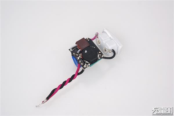 扒开产业真相：四款热销30W USB PD充电器拆解大比拼