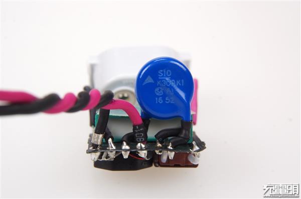 扒开产业真相：四款热销30W USB PD充电器拆解大比拼