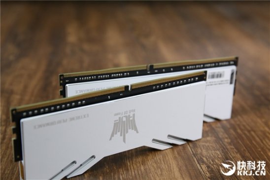 3600MHz！影驰名人堂EXTREME内存开箱图赏