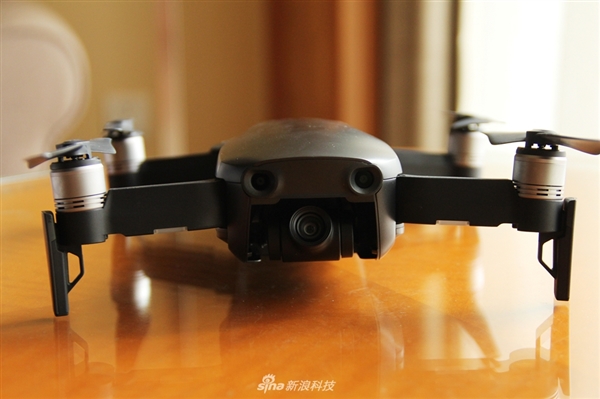 大疆Mavic Air无人机开箱：便携可折叠 性能强悍