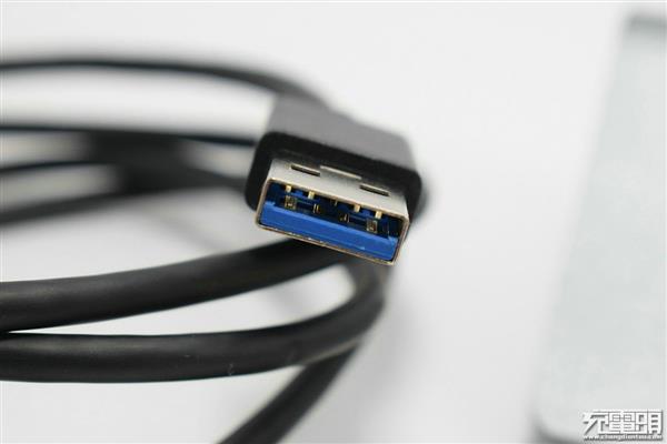 奥睿科四口USB 3.0 Hub赏析：人体工学绝了