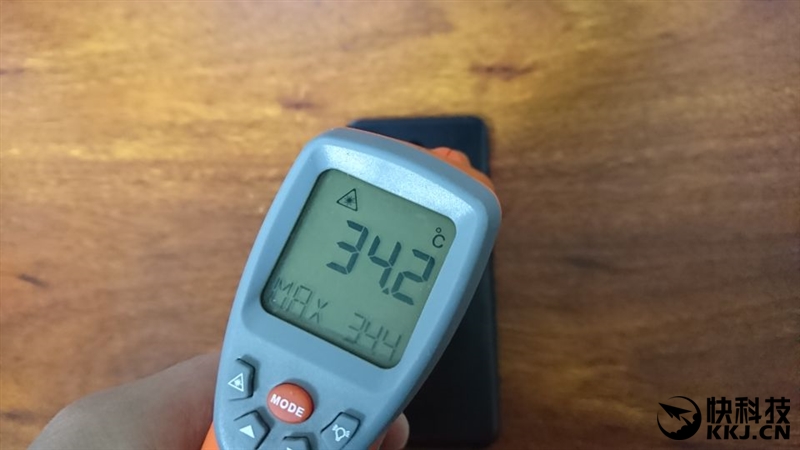 魅族第一款全面屏 魅蓝S6评测：侧边指纹+1小时极速快充