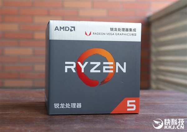 Vega标识惹眼！AMD Ryzen 5 2400G开箱图赏