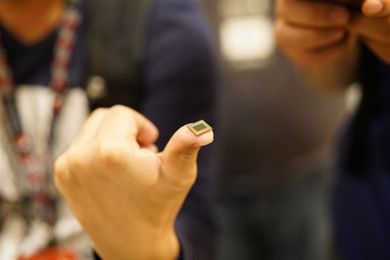 8G内存、全面屏 小米骁龙845游戏手机“黑鲨”曝光