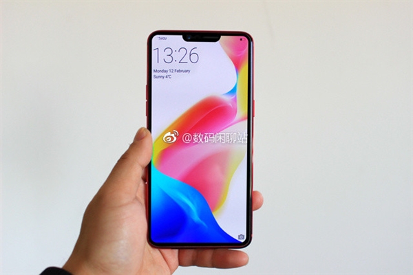 <a href='http://www.oppo.com/cn/' target='_blank'><u>OPPO</u></a>全面屏新机首曝光：外形大亮 紫色真骚气
