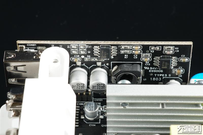 229元！智米车载逆变器拆解：12V转220V