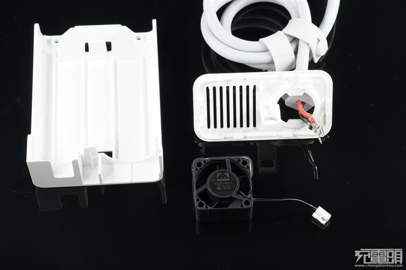 229元！智米车载逆变器拆解：12V转220V