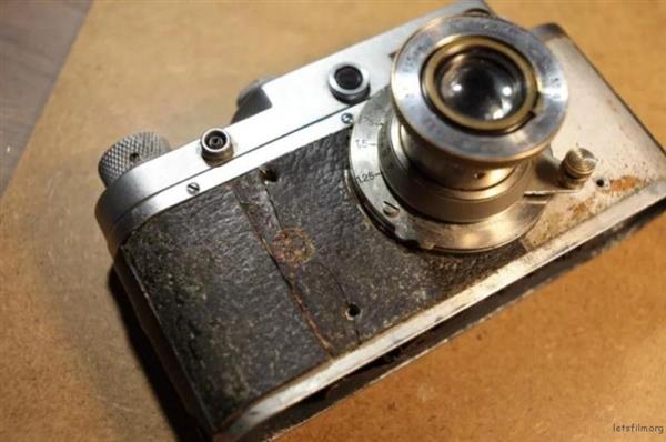 不到100块买了一台老相机 居然是<a href='www.leica-camera.com/' target='_blank'><u>徕卡</u></a>伪装的