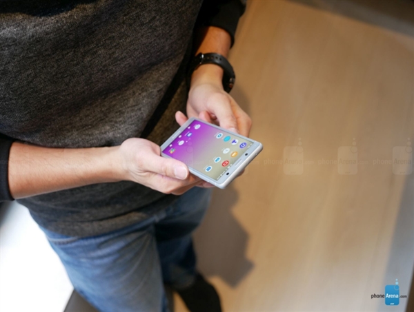 索尼Xperia XZ2 Compact图赏：多彩配色颜值赞