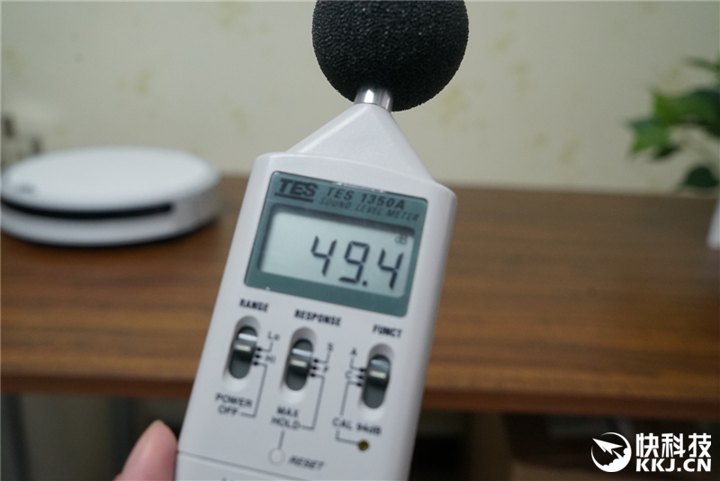 999元！小瓦扫地机器人青春版评测：1600Pa吸力+智能操控
