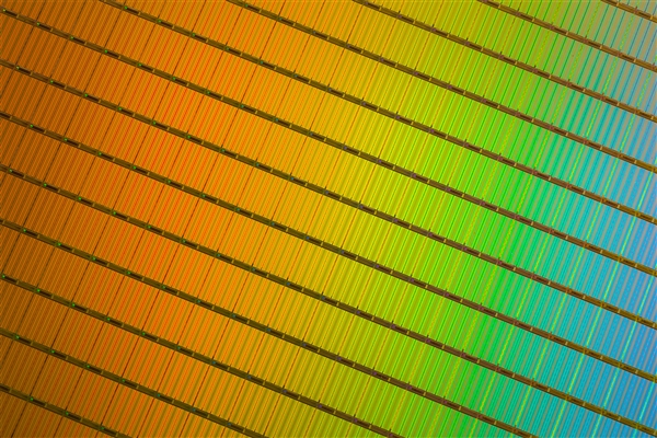 紫光搭上Intel：授权为其制造最先进3D闪存