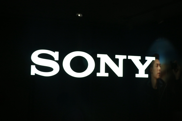 XZ2为何砍掉3.5mm耳机孔？<a href='https://www.sony.com.cn/' target='_blank'><u>索尼</u></a>：工业设计美学优先