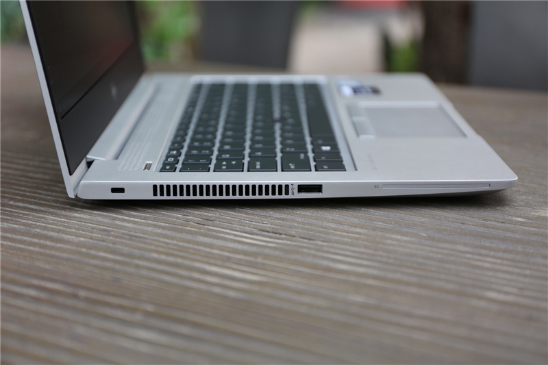 一键防窥！惠普EliteBook 830 G5笔记本评测：无可挑剔的商务笔记本