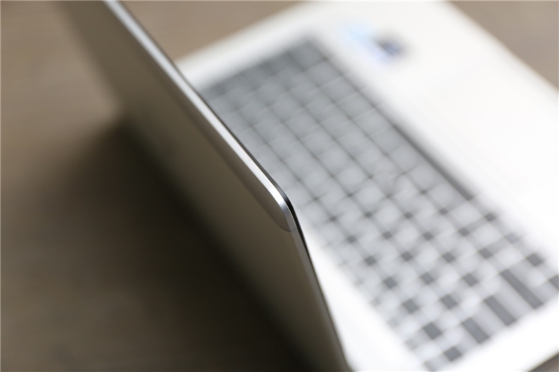 一键防窥！惠普EliteBook 830 G5笔记本评测：无可挑剔的商务笔记本