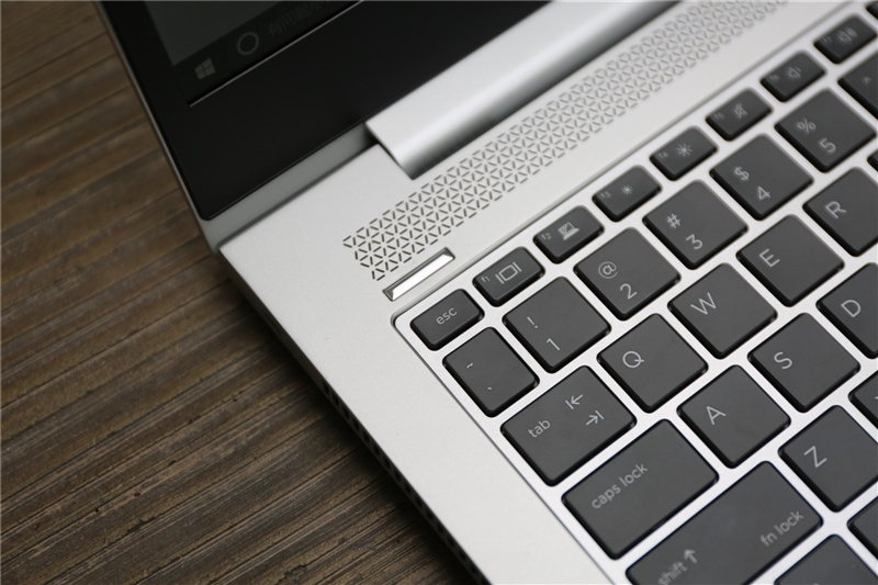 一键防窥！惠普EliteBook 830 G5笔记本评测：无可挑剔的商务笔记本