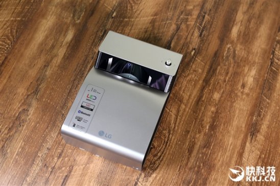 LG便携式短焦投影仪LG PH450开箱图赏