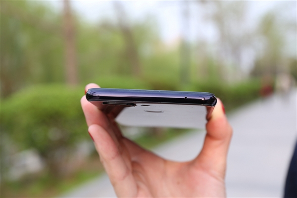 OPPO R15星空紫版开箱图赏：背面渐变美如玉