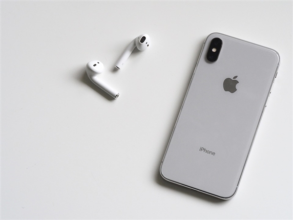 <a href='https://www.apple.com/cn/' target='_blank'><u>苹果</u></a>刺激销量：iPhone 8/X新配色杀到