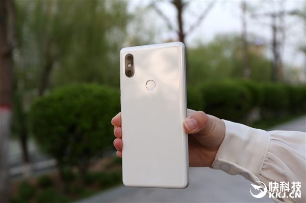 3999元！小米MIX 2S陶瓷白尊享版开箱图赏：温润如玉