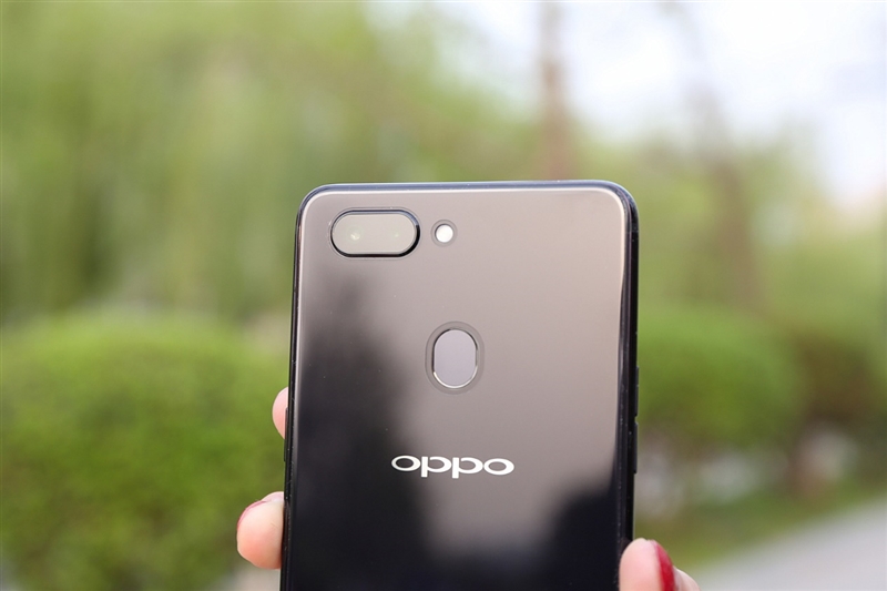 最超值的异形全面屏！OPPO R15评测：全系6+128