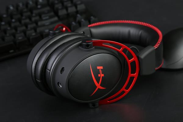 对电竞秉持特有的纯粹 HyperX CLOUD Alpha上手