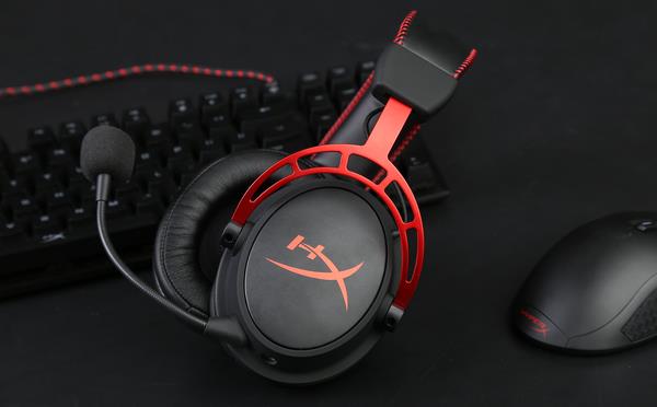 对电竞秉持特有的纯粹 HyperX CLOUD Alpha上手