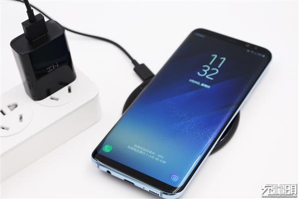 紫米无线充电器图赏：iPhone 8可以达到10W