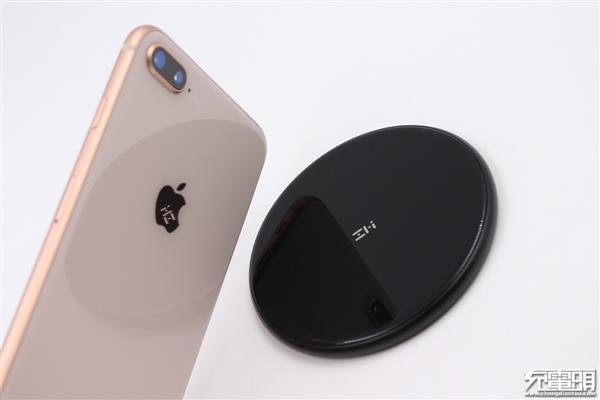 紫米无线充电器图赏：iPhone 8可以达到10W